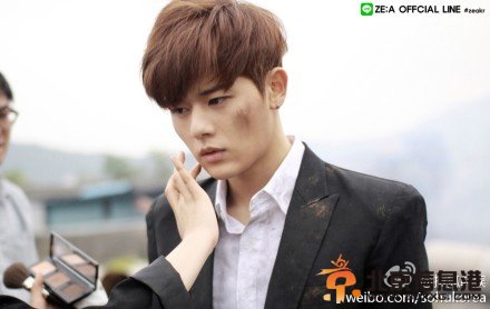 帝国之子新歌《呼吸声》MV幕后花絮公开 帝国之子成员从成熟变逗趣