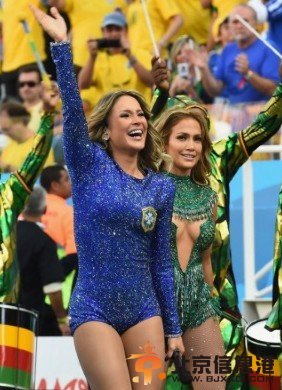 巴西世界杯主题曲疑假唱 网友吐槽：是录音回放