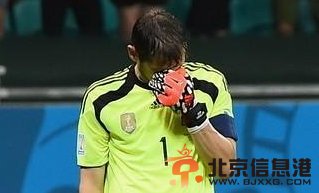 西班牙惨败荷兰圣卡西眼神绝望落寞 若无他恐不止1比5