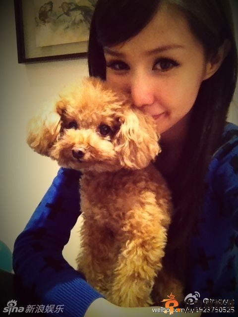 柯震东新欢女友Tracy海量私照曝光 长发披肩清纯可爱