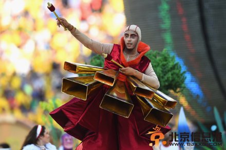 神吐槽世界杯25分钟开幕式全场尿点：各种造型弱智丑逼植物人简直low爆了