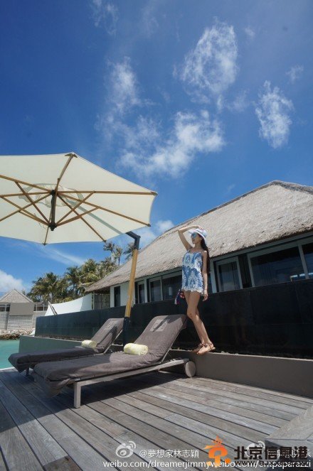 林志颖一家三口马尔代夫度假照片高清大图 陈若仪晒美腿秀与kimi合照