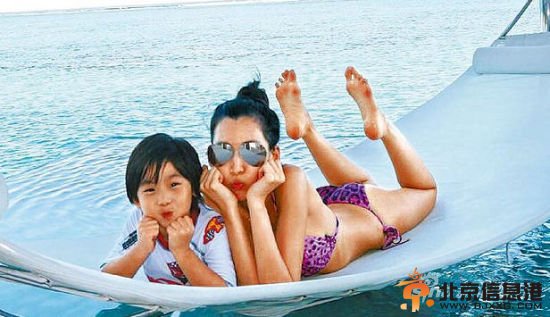 林志颖名模娇妻穿比基尼