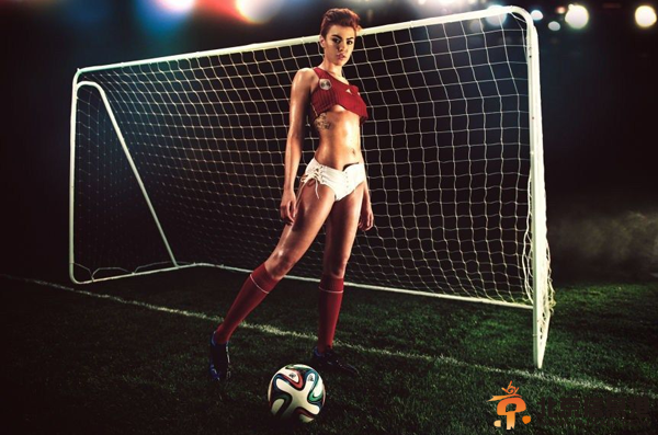 《花花公子》世界杯特辑 绿茵场上致命诱惑