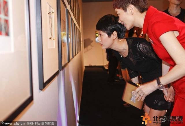 马伊琍赚钱养家文章低调卖猪肉 网友吐槽：买个猪肉都上头条