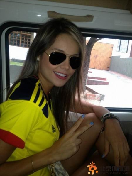 哥伦比亚性感女记者赛场抢镜 大量性感私照曝光