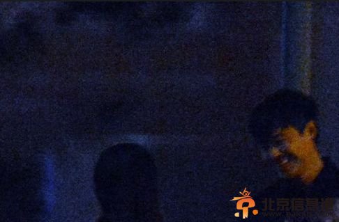 陈思成出轨夜会妙龄女子 干柴烈火6小时牵手过街