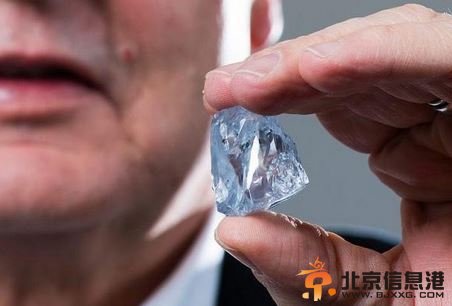 南非采出一超百克拉蓝钻 售价将达1.046亿美元