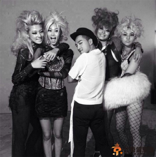 BigBang太阳最新写真图片 大尺度半裸展现性感姿势