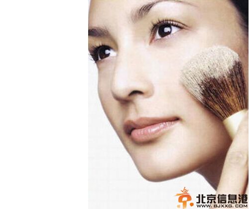 掌握粉底液使用方法 享受清透底妆