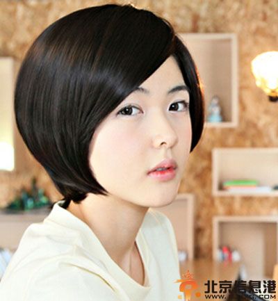 短发弄什么发型好看 彰显时尚个性完美转型