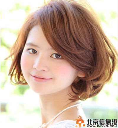 短发弄什么发型好看 彰显时尚个性完美转型