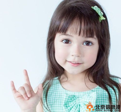 泰美混血小萝莉拉达·莫兰JiradaMoran资料照片 超萌微博爆红