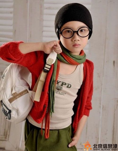 火星弟弟小帅陈旭微博资料照片 妈妈听我说担当评委语出惊人