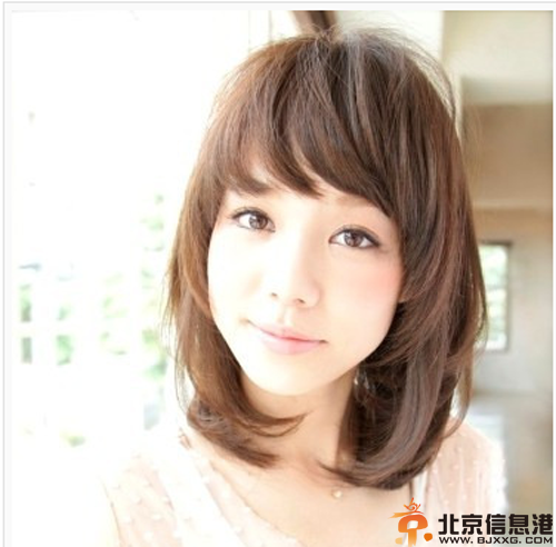 时尚短发发型图 彰显女王风范