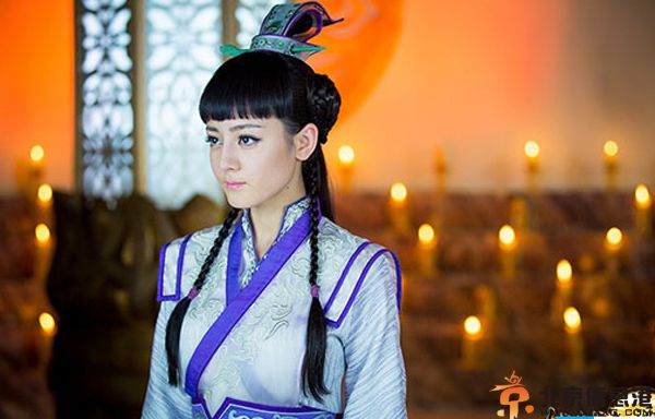 古剑奇谭芙蕖扮演者迪丽热巴个人资料微博 揭与古力娜扎对比照