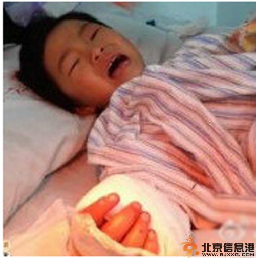 7岁女孩王淑婷被继母砍手 网友微评后母良心哪儿去了