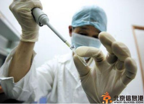 老太太带儿孙做<a href='http://www.bjxxg.cn/baby/qinzi/' target='_blank'><u>亲子</u></a>鉴定 孙子变儿子内幕竟是媳妇和公公的骨肉