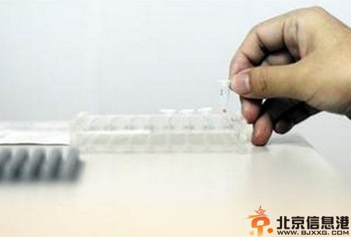 老太太带儿孙做亲子鉴定 孙子变儿子内幕竟是媳妇和公公的骨肉