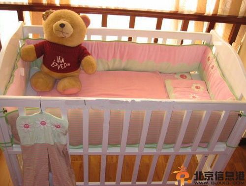 婴儿床怎么选什么最关键 新手妈妈必看选择技巧