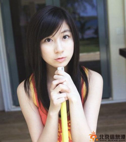 AKB48小野惠令奈释小龙撞脸 传渡边麻友抢first love致其毕业