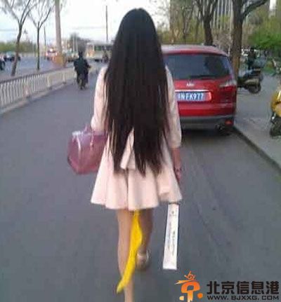 搞笑图片受刺激了的妹子 体验与众不同的味道