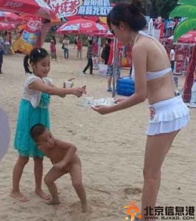 搞笑图片受刺激了的妹子 体验与众不同的味道