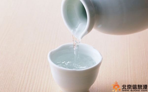 喝酒前吃什么不容易醉 八种小妙招让你千杯不醉