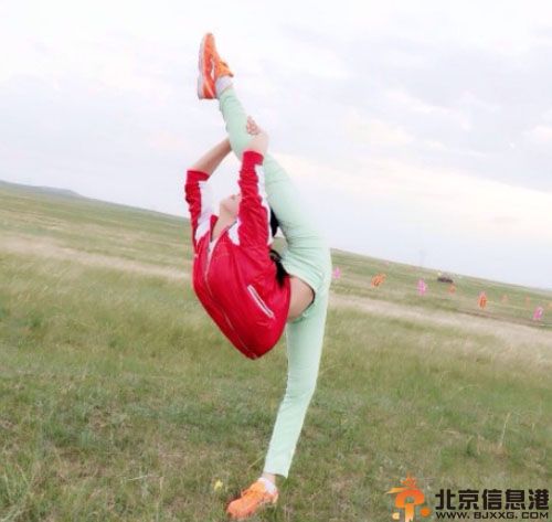 倒立旋转一字马女生是谁 舒思瑶个人资料微博正面照片曝光
