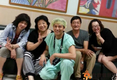 陈晓东喜得爱女升级当爸爸 微博晒脚印报平安揭女儿照片名字