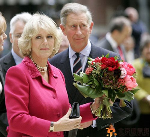 英国卡米拉王妃年轻照片曝光 向查尔斯王子提出离婚索要3.5亿美元