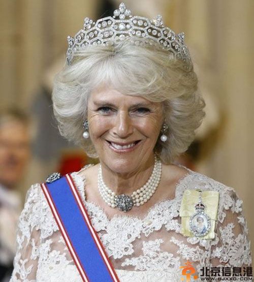 英国卡米拉王妃年轻照片曝光 向查尔斯王子提出离婚索要3.5亿美元