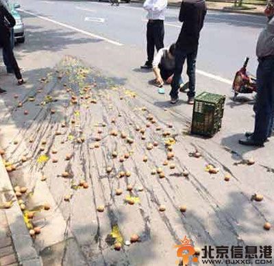 搞笑图片好高端的招生处 只怪面条太长