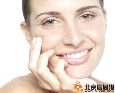 呆在空调房皮肤干燥怎么办 别忘了给肌肤补水