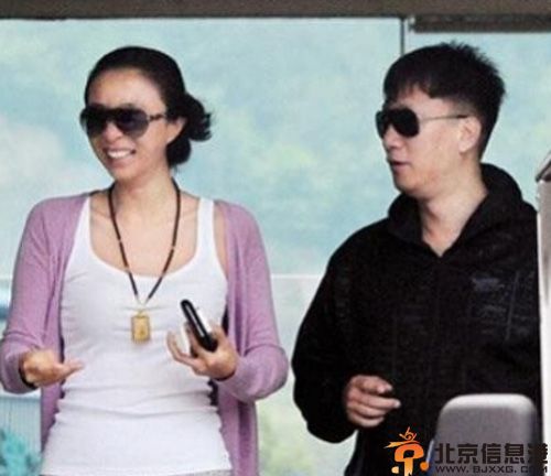 孙红雷女友是谁揭其资料照片 携女友王骏迪巴西看球正面照曝光