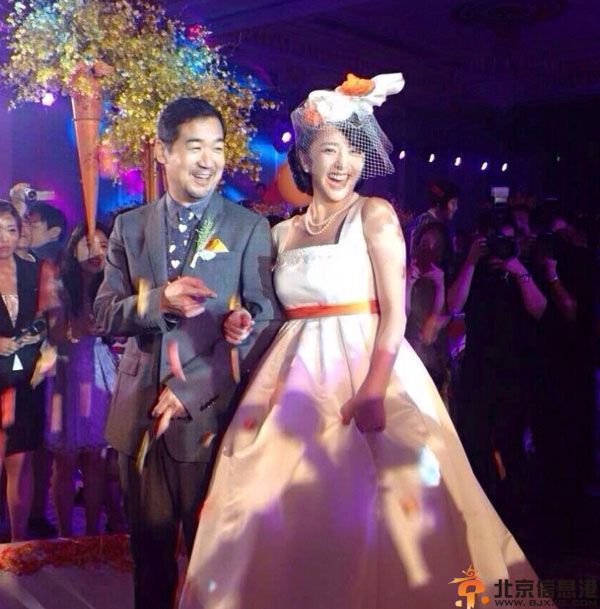 刘磊的老婆黄小蕾个人资料照片 认识38天结婚张国立当证婚人