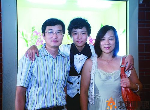 左溢的女朋友是谁 揭其个人资料微博照片家庭背景父母资料