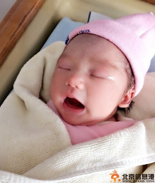 凤凰传奇玲花产女 微博晒女儿正面照片揭女儿名字叫什么