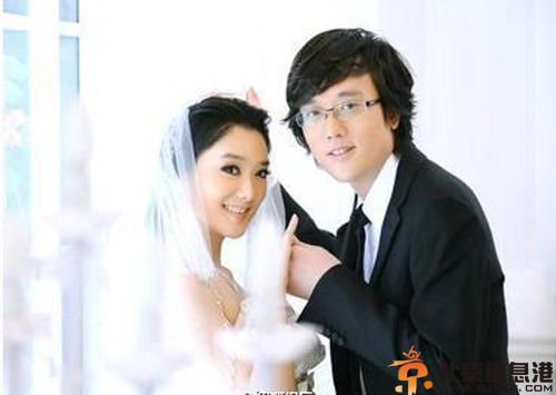 凤凰传奇玲花产女 微博晒女儿正面照片揭女儿名字叫什么