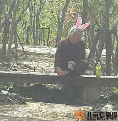 亮点图月光下的孤独 妹子咋能不这样作践自己么