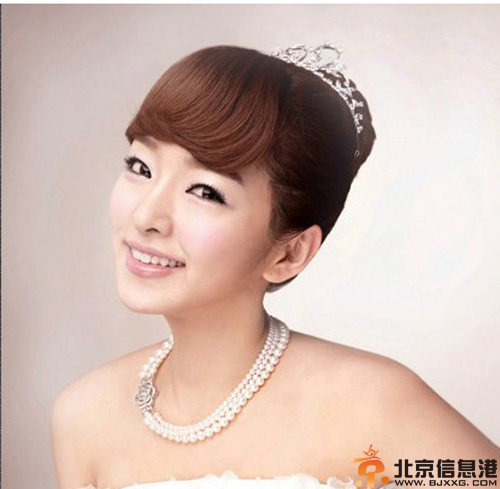 韩式婚纱照新娘发型 让你成为现场的焦点