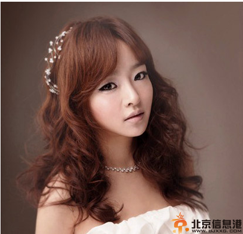 韩式婚纱照新娘发型 让你成为现场的焦点
