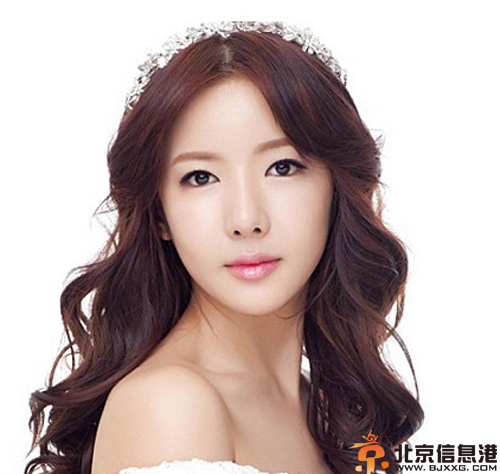 韩式婚纱照新娘发型 让你成为现场的焦点