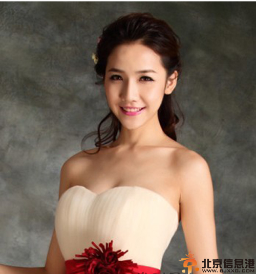 优雅伴娘发型图片 完美演绎精致品味