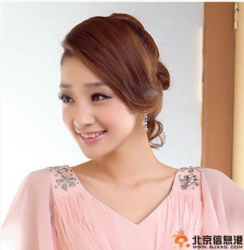 优雅伴娘发型图片 完美演绎精致品味
