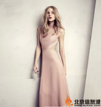 四款小清新伴娘礼服图片欣赏 让你在婚礼中有个浪漫邂逅
