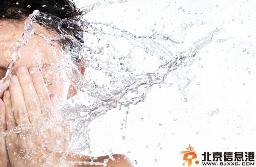 毛孔粗怎么办 T区护理四大误区和你分享