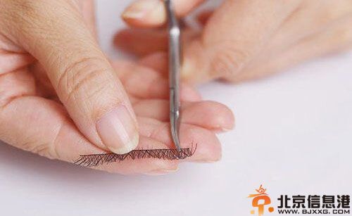 学习假睫毛的贴法 拥有电力迷人大眼睛