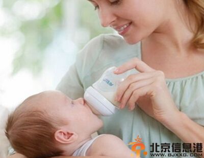 如何给宝宝喂水才<a href='http://www.bjxxg.cn/health/' target='_blank'><u>健康</u></a> 学习给宝宝喂水注意事项