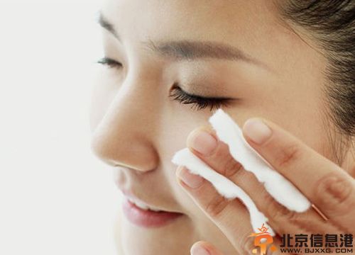 眼部护理步骤图片 保护视力护理眼睛必知步骤